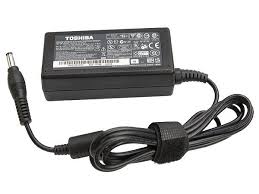 CHARGEUR D'ORDINATEUR TOSHIBA 19V/3,42